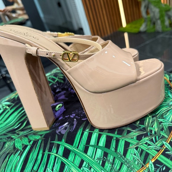 Valentino Women's Blush Platform Sandals - Picture 3 of 9